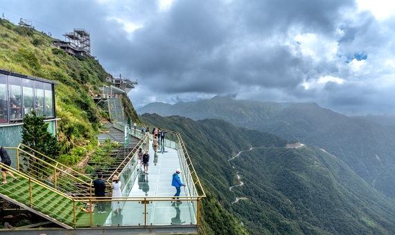 龍雲玻璃天空步道 Rong May Glass Bridge